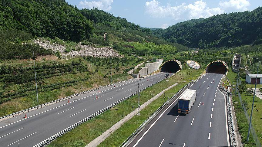 Bolu Dağı Tüneli İstanbul yönü 5 saat kapalı olacak! Sürücüler dikkat: 31 Ekim’e kadar trafik duracak! 5